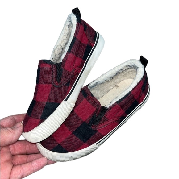 GAP Faux Sherpa Lined Slip On Shoes 9T | Buffalo Check Slip On Shoes 9T - Picture 3 of 13